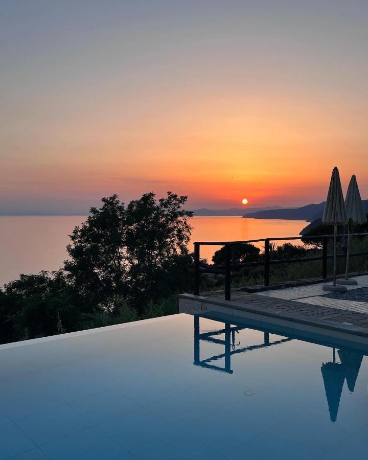 Hotel La Giada Del Mesco Леванто Екстер'єр фото